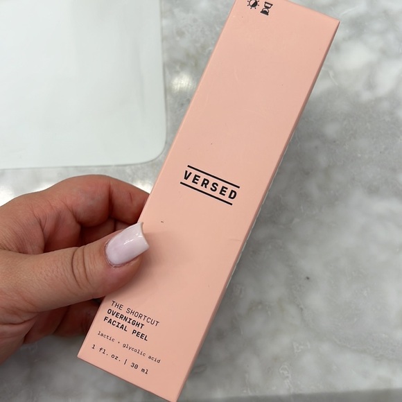 NEW Versed THE SHORTCUT OVERNIGHT FACIAL - Picture 6 of 8